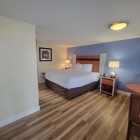 Days Inn By Wyndham - Cape Cod West Yarmouth Exteriör bild