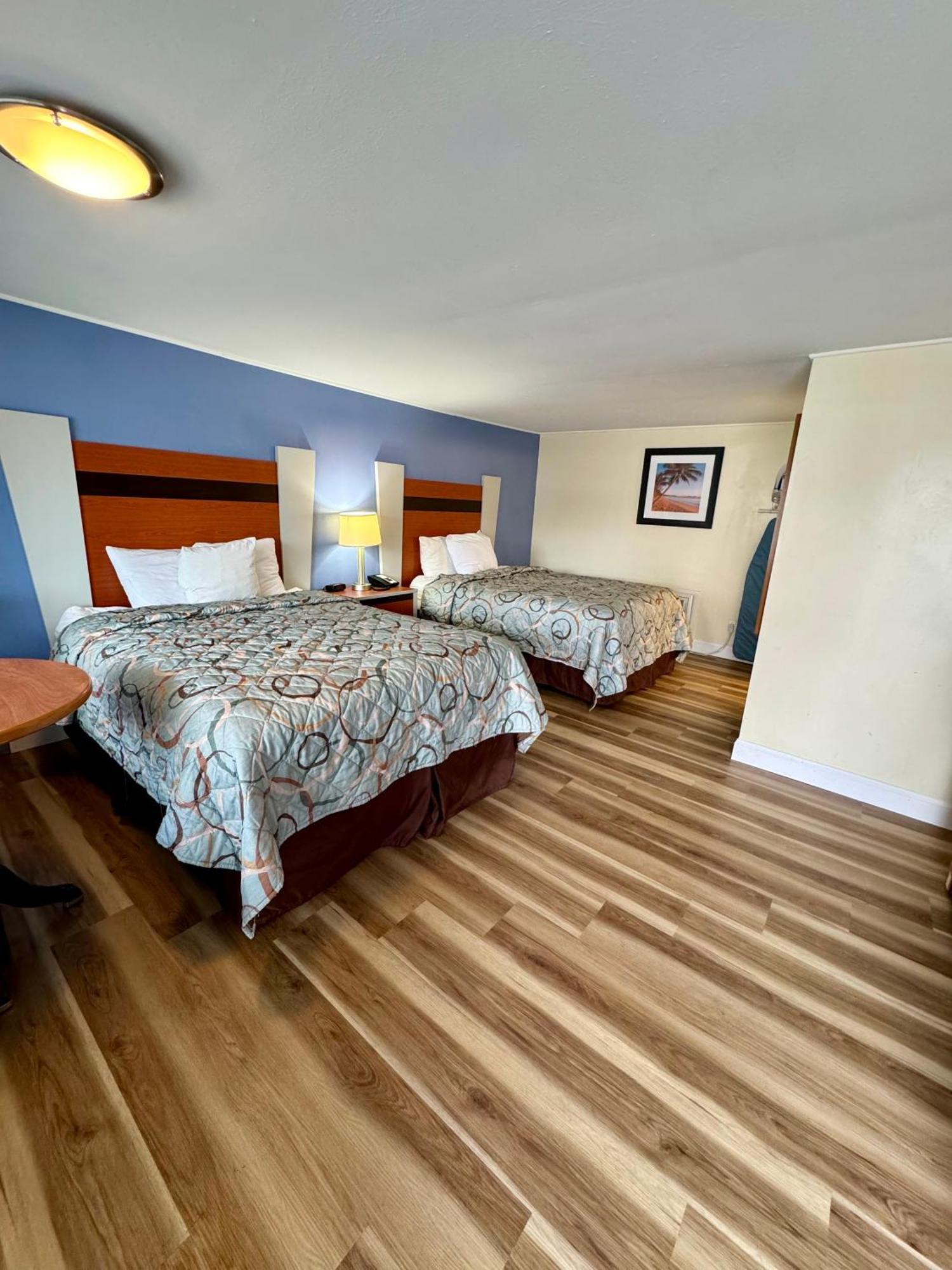 Days Inn By Wyndham - Cape Cod West Yarmouth Exteriör bild