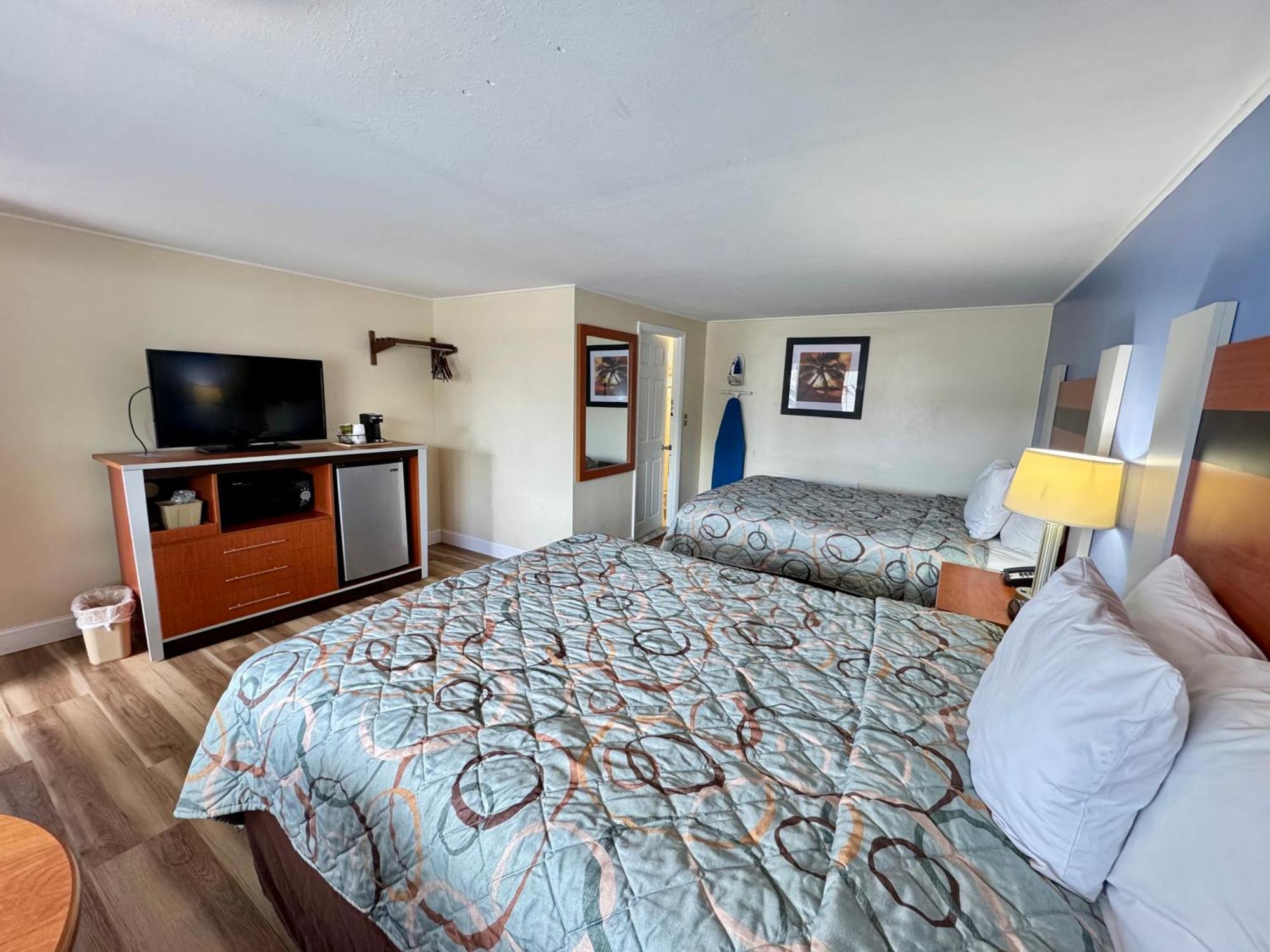 Days Inn By Wyndham - Cape Cod West Yarmouth Exteriör bild