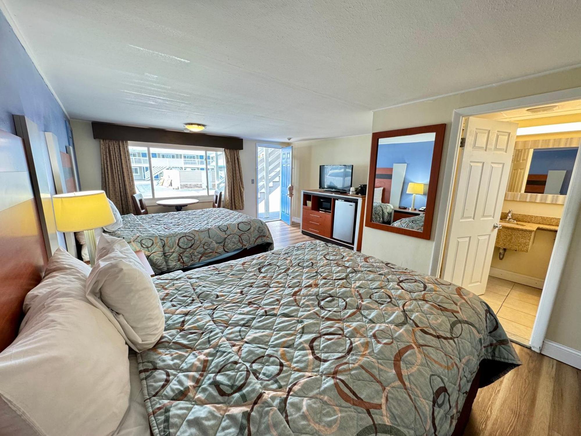 Days Inn By Wyndham - Cape Cod West Yarmouth Exteriör bild