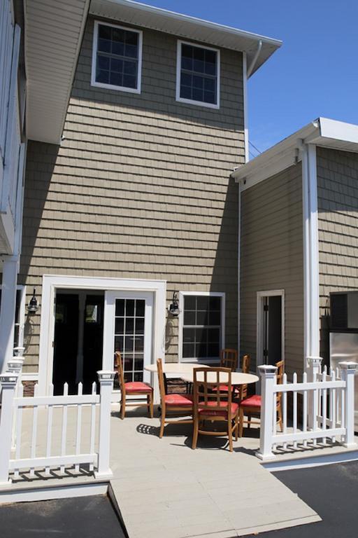 Days Inn By Wyndham - Cape Cod West Yarmouth Exteriör bild