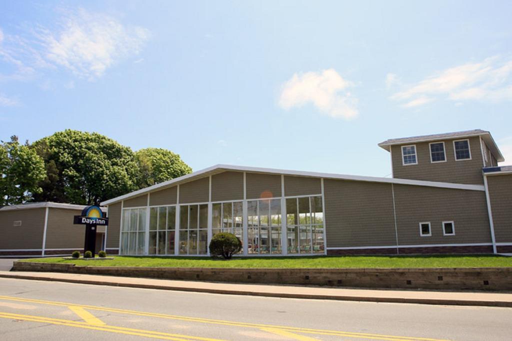 Days Inn By Wyndham - Cape Cod West Yarmouth Exteriör bild